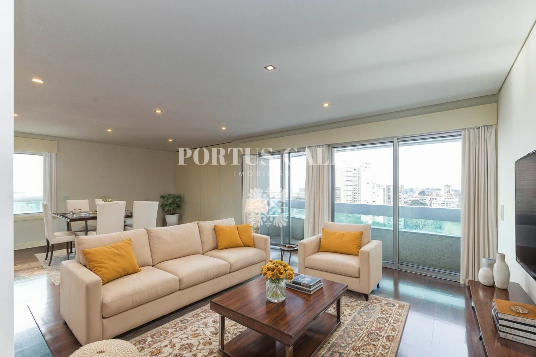 Apartamento T4 para Venda em Ramalde Foto 2