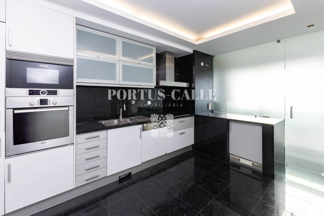 Apartamento T4 para Venda em Ramalde Foto 18