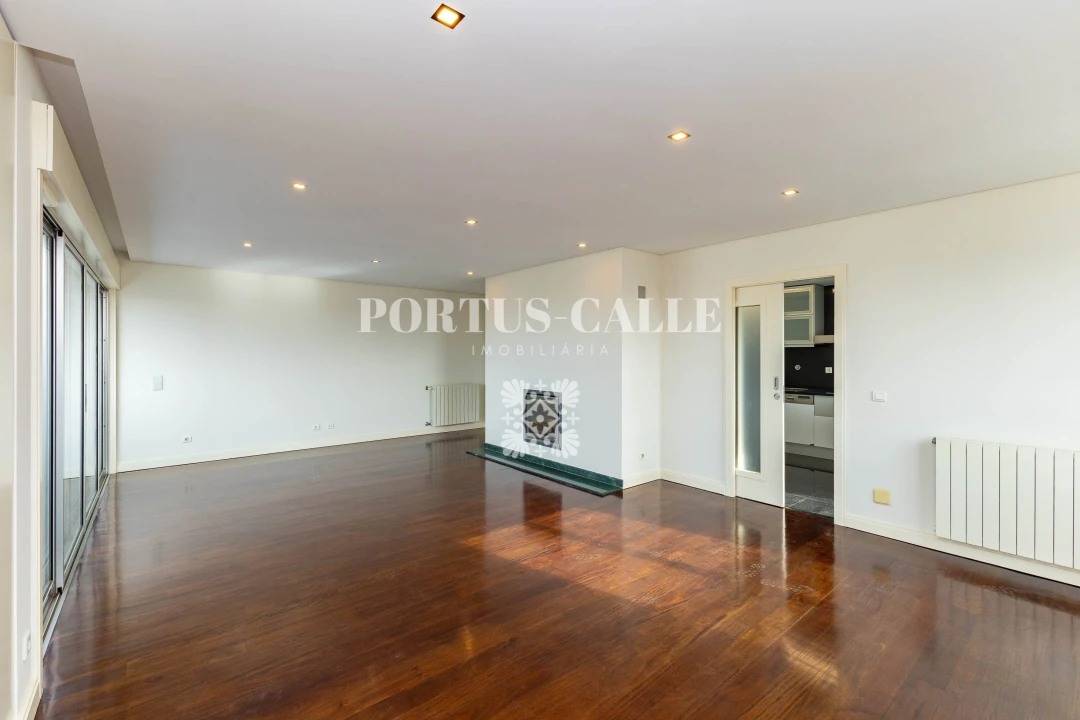 Apartamento T4 para Venda em Ramalde Foto 13