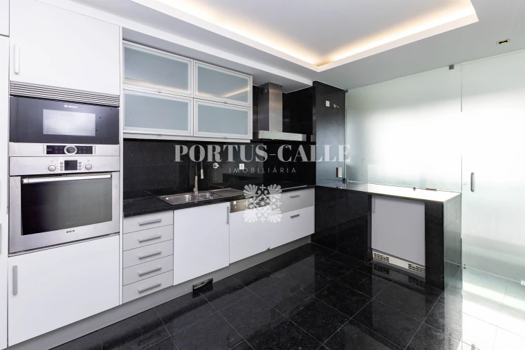 Apartamento T4 para Venda em Ramalde Foto 18