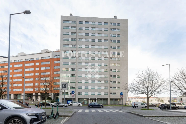 Apartamento T4 para Venda em Ramalde Foto 4