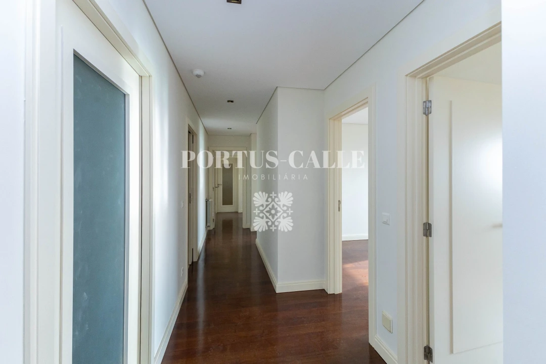 Apartamento T4 para Venda em Ramalde Foto 20