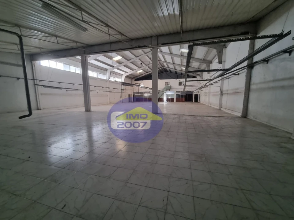 Armazém para Venda em Escapães Foto 5