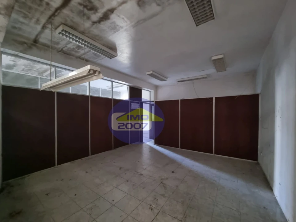 Armazém para Venda em Escapães Foto 9