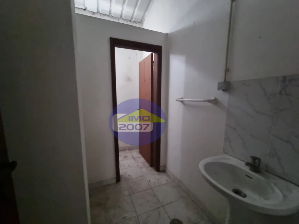 Armazém para Venda em Escapães Foto 20