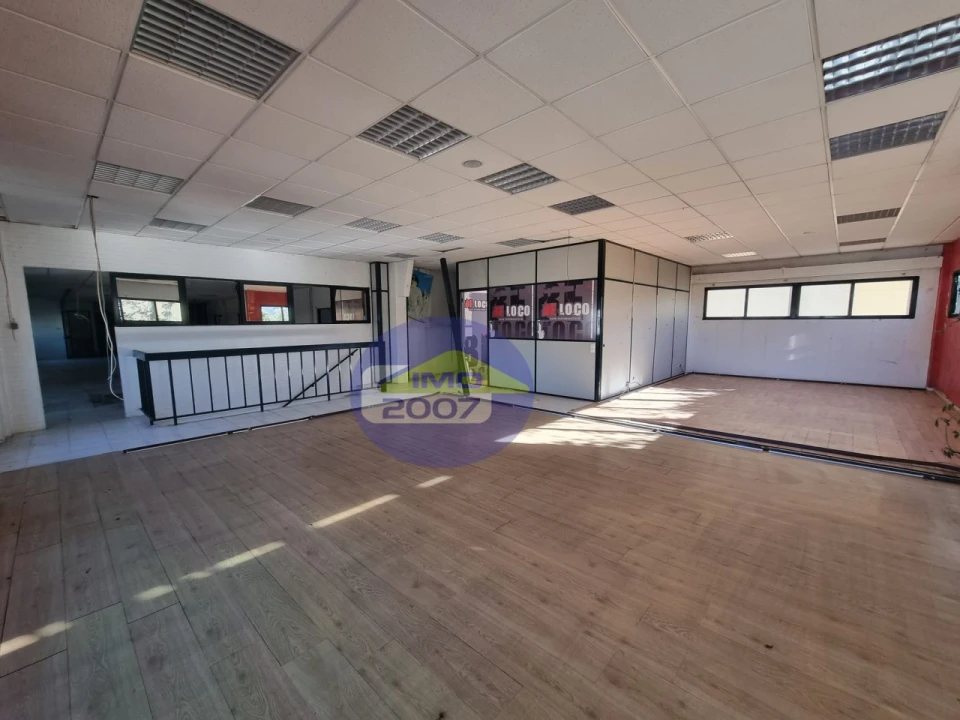 Armazém para Venda em Escapães Foto 27