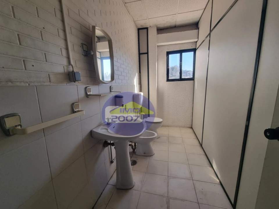 Armazém para Venda em Escapães Foto 30