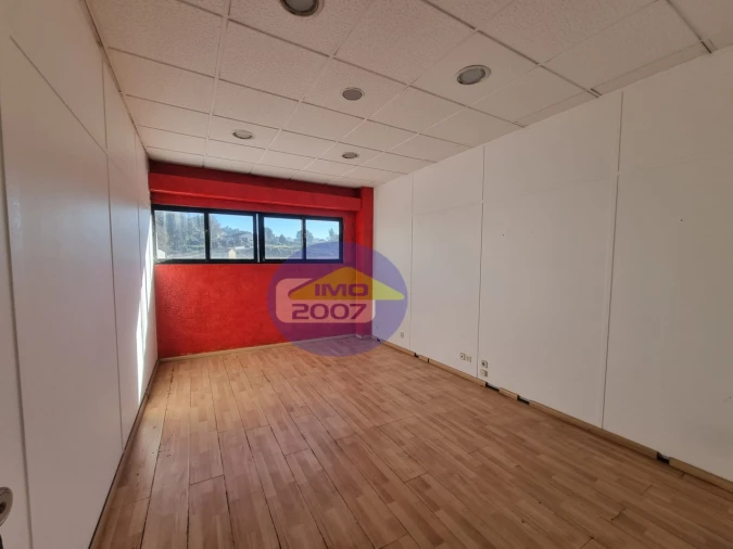 Armazém para Venda em Escapães Foto 26