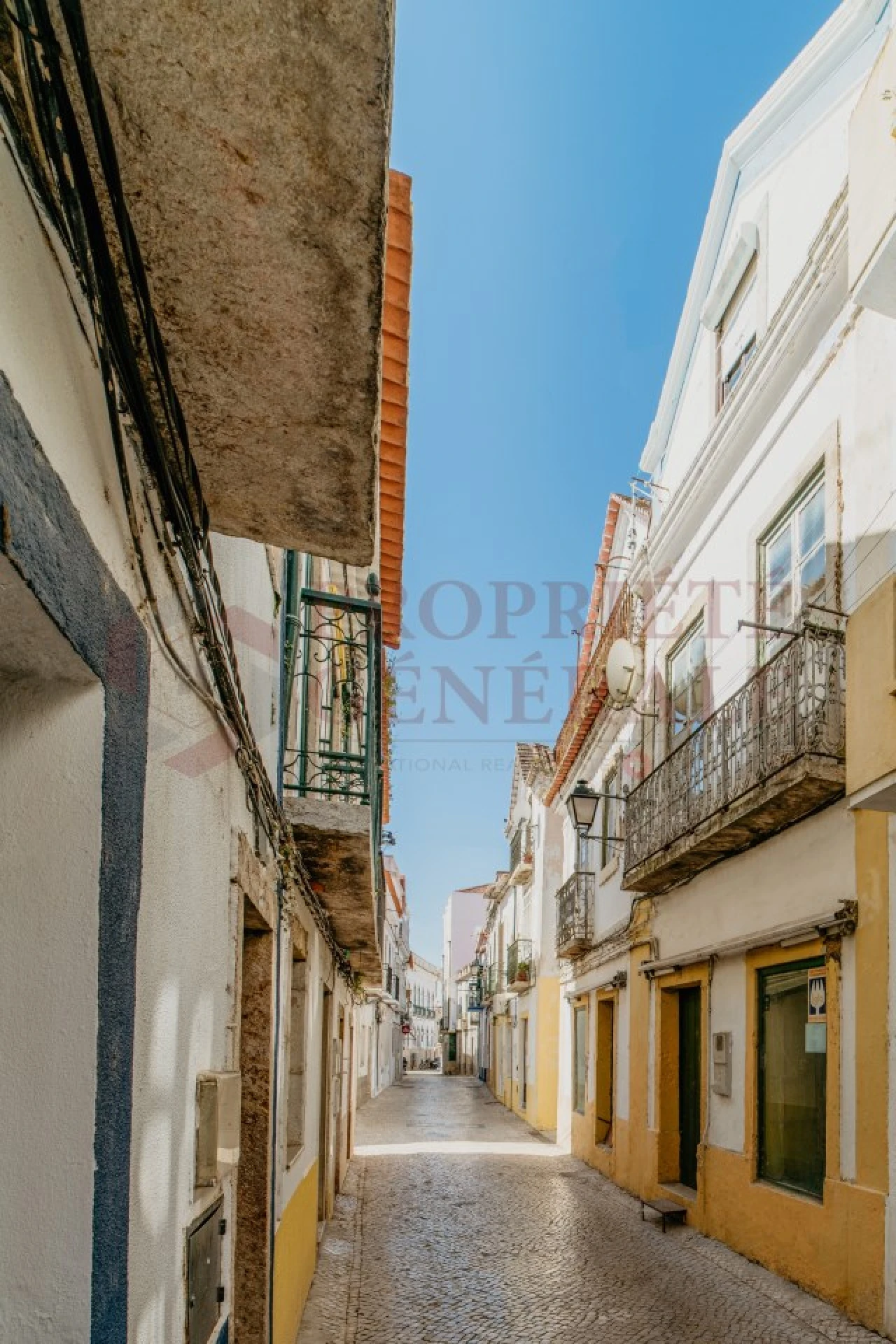 Loja para Venda em Santa Maria do Castelo e Santiago e Santa Susana Foto 1