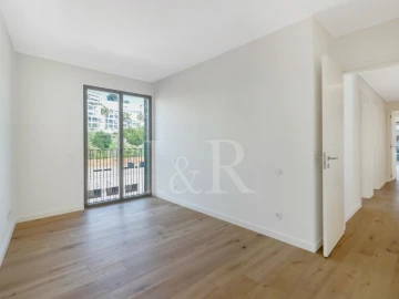 Apartamento T4 para Venda em Algés, Linda-A-Velha e Cruz Quebrada-Dafundo