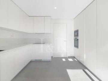 Apartamento T4 para Venda em Algés, Linda-A-Velha e Cruz Quebrada-Dafundo