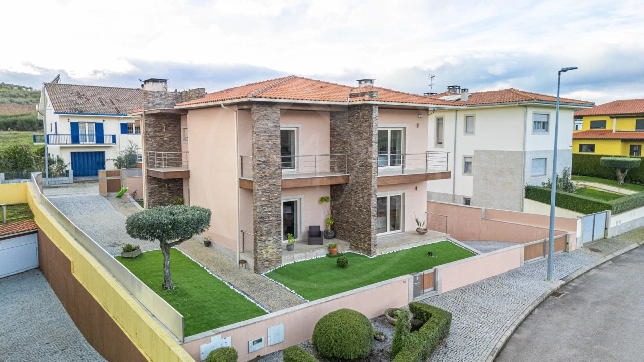 Moradia T4 para Venda em Murça Foto 2