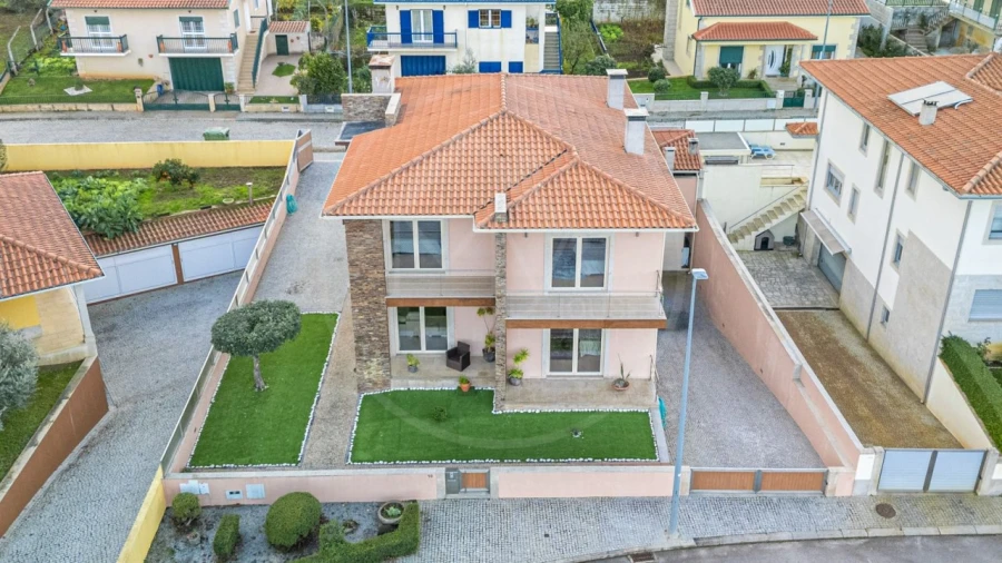 Moradia T4 para Venda em Murça Foto 1