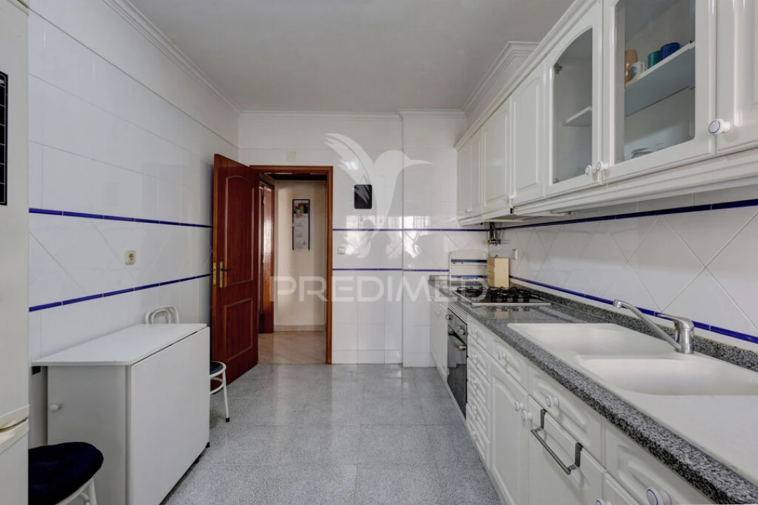 Apartamento T2 para Venda em Massamá e Monte Abraão Foto 20