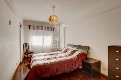 Apartamento T2 para Venda em Massamá e Monte Abraão