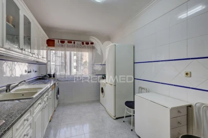 Apartamento T2 para Venda em Massamá e Monte Abraão