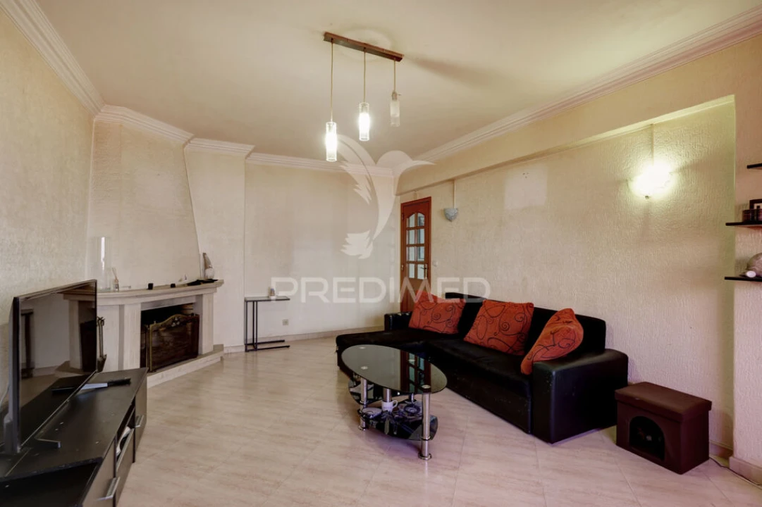 Apartamento T2 para Venda em Massamá e Monte Abraão Foto 1