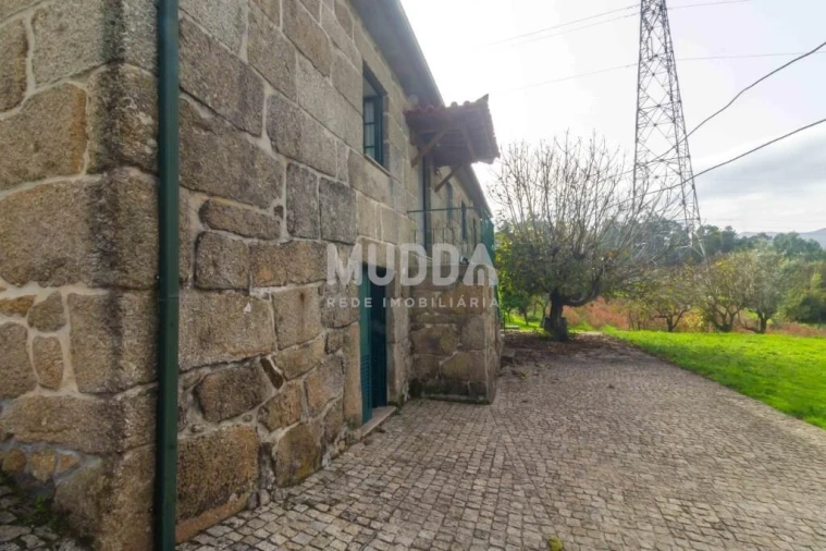 Quinta T3 para Venda em Oliveira do Douro Foto 39