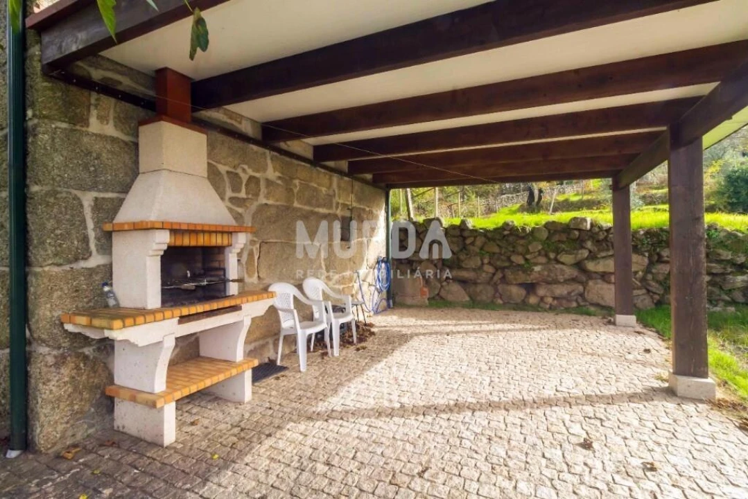 Quinta T3 para Venda em Oliveira do Douro Foto 16