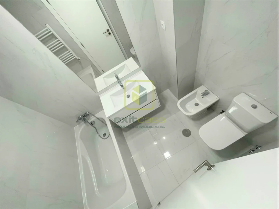 Apartamento T2 para Venda em Tavarede Foto 7