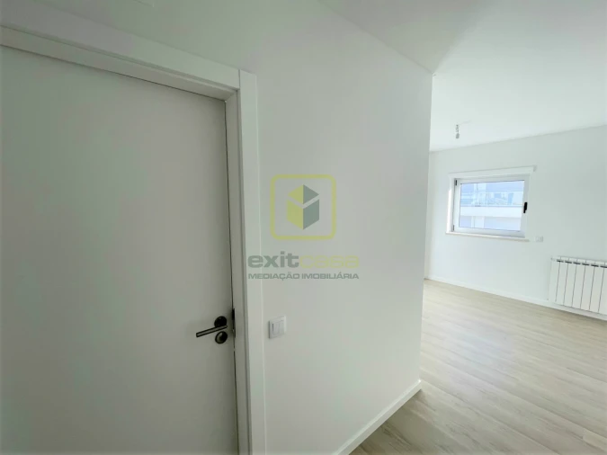 Apartamento T2 para Venda em Tavarede Foto 5