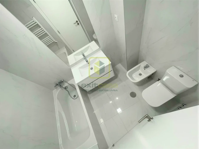 Apartamento T2 para Venda em Tavarede Foto 7