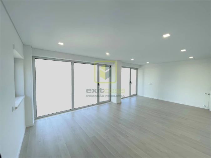 Apartamento T2 para Venda em Tavarede Foto 8