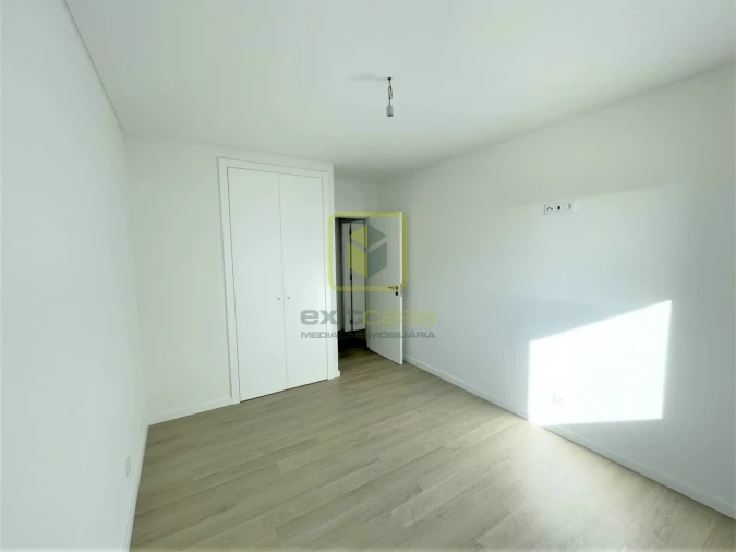 Apartamento T2 para Venda em Tavarede Foto 6