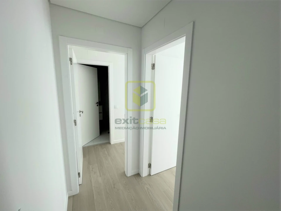 Apartamento T2 para Venda em Tavarede Foto 2