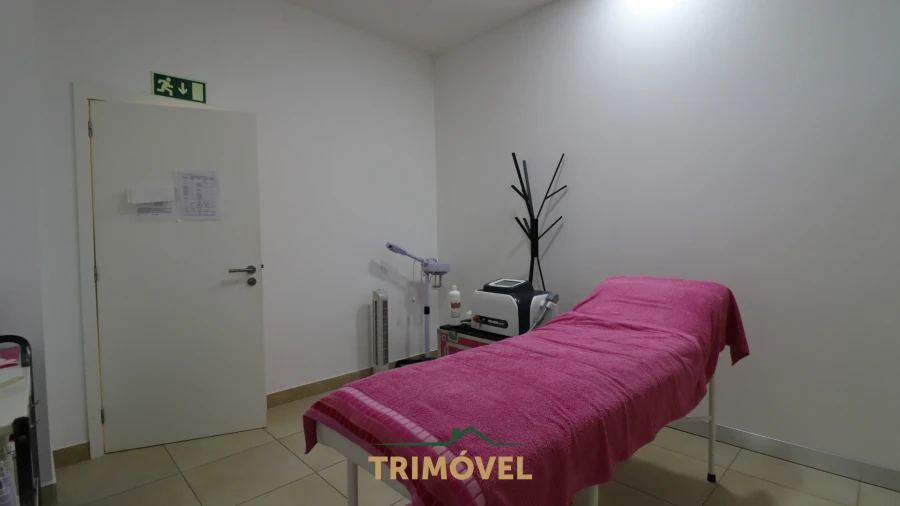 Loja para Venda em Escapães Foto 7