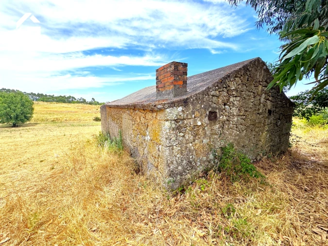 Quinta T0 para Venda em Escalos de Cima e Lousa