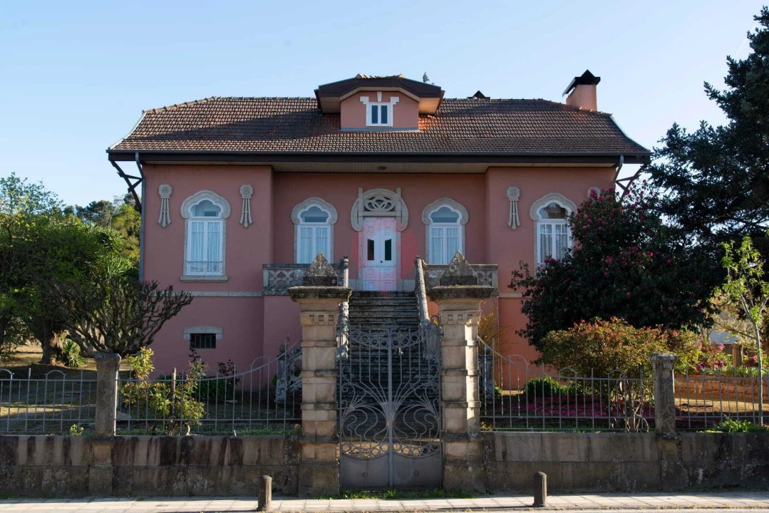 Moradia T7 para Venda em Monção e Troviscoso Foto 1