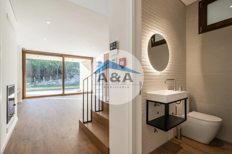 Moradia T4 para Venda em Vau Foto 5