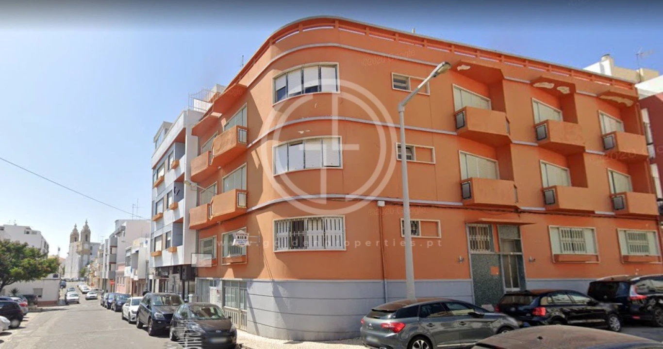 Prédio para Venda em Faro (Sé e São Pedro) Foto 1