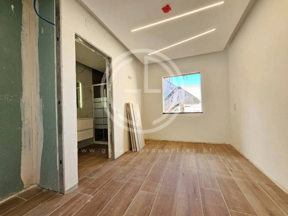 Prédio para Venda em Faro (Sé e São Pedro) Foto 12