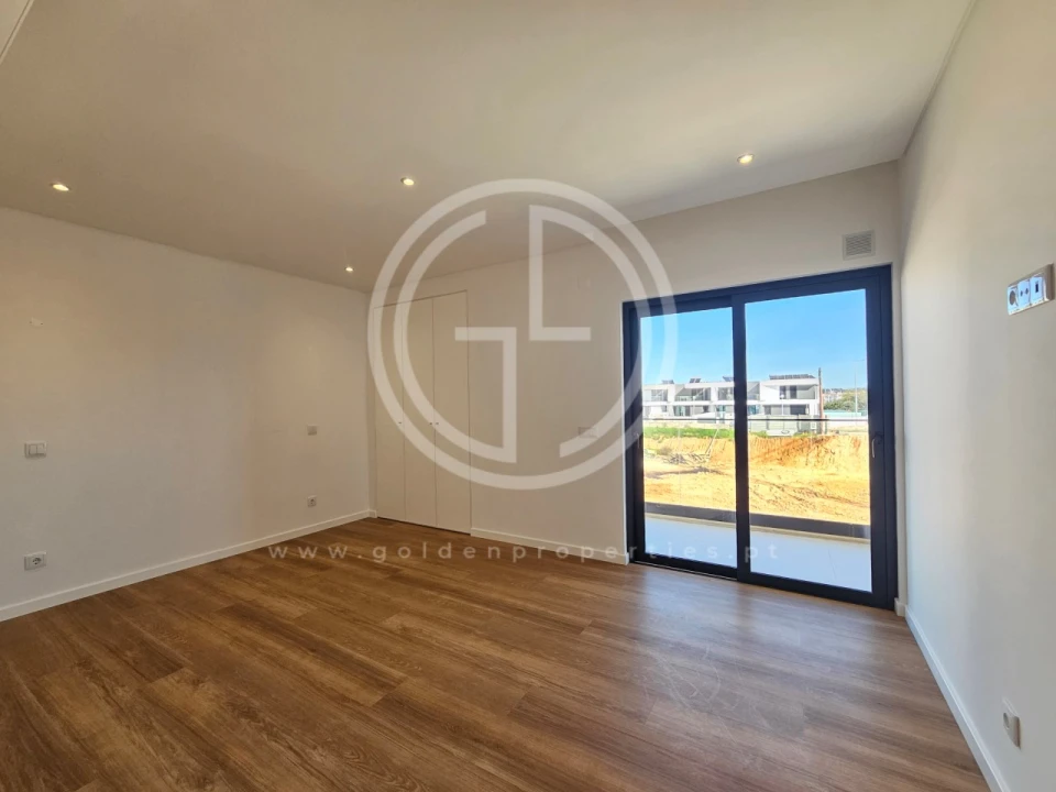 Apartamento T2 para Venda em Alvor Foto 3