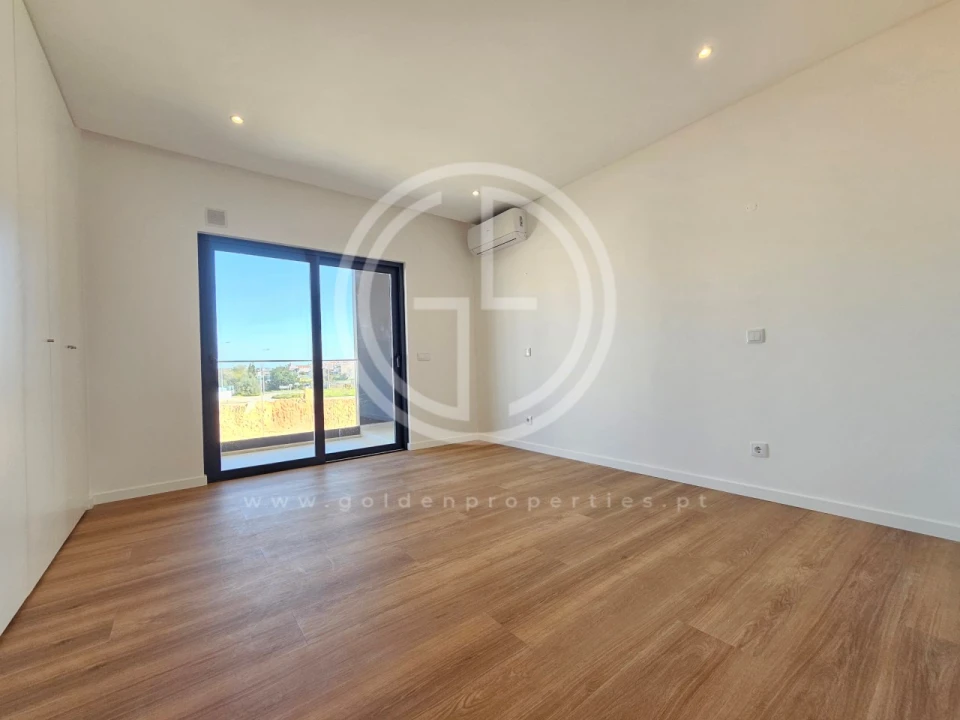 Apartamento T2 para Venda em Alvor Foto 9