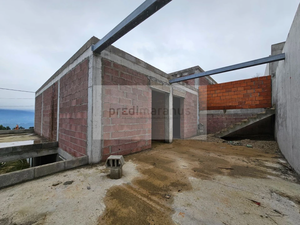 Moradia T3 para Venda em Vila Caiz Foto 8