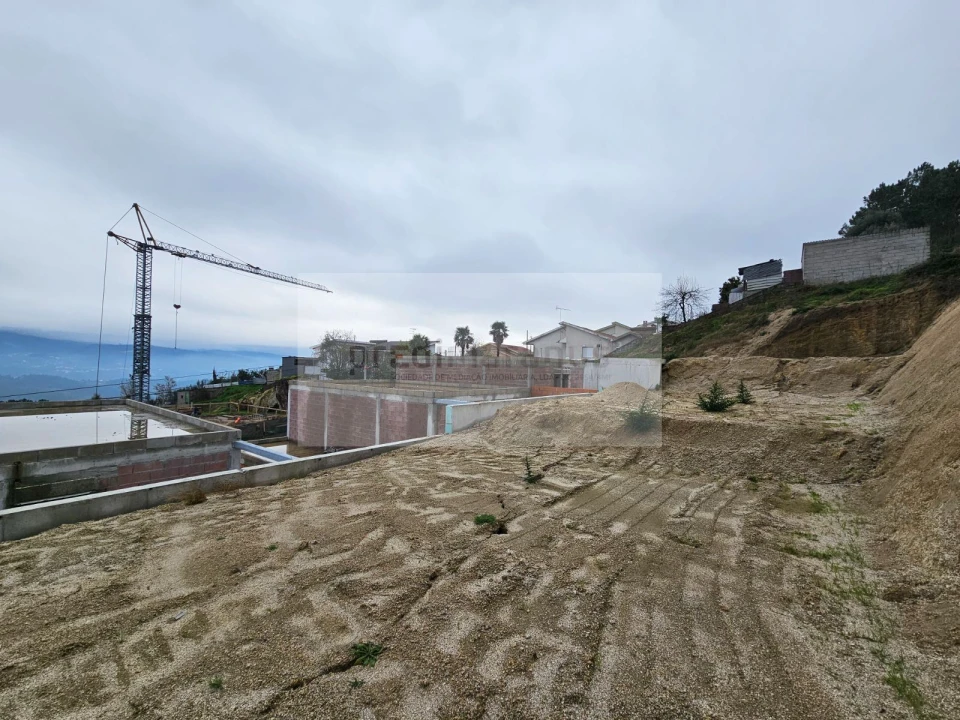 Moradia T3 para Venda em Vila Caiz Foto 11