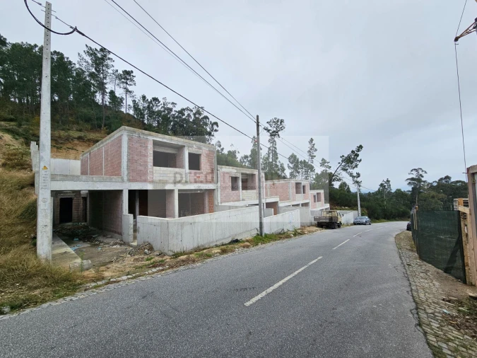 Moradia T3 para Venda em Vila Caiz Foto 12