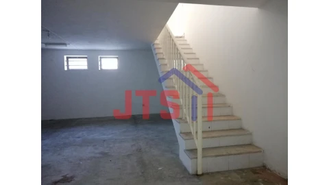 Negócio para Venda em Oliveira do Bairro