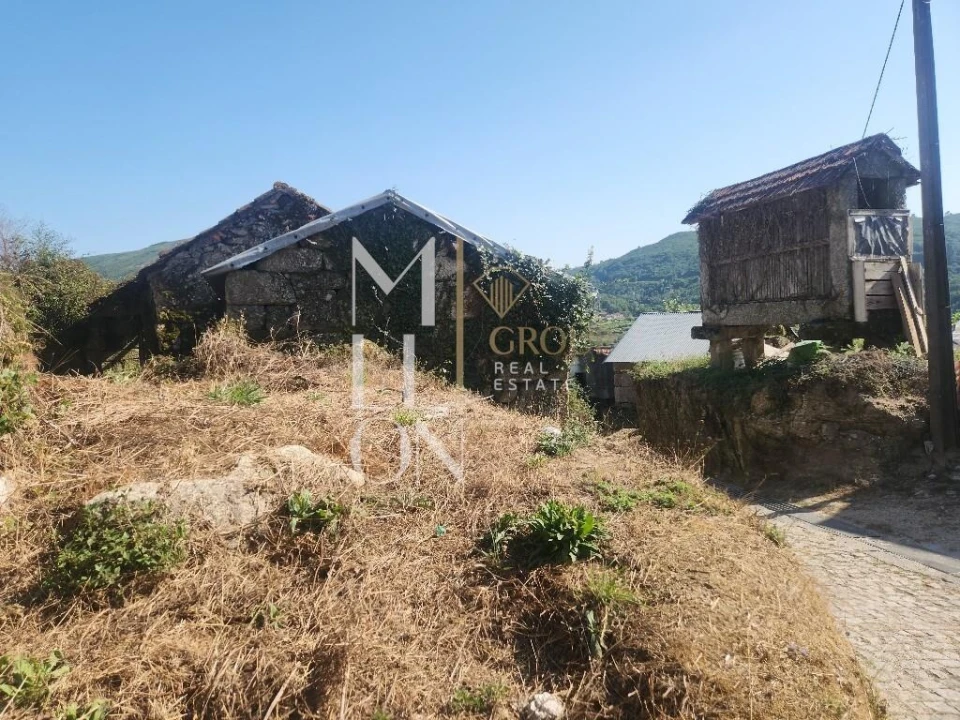 Moradia T2 para Venda em Bustelo, Carneiro e Carvalho de Rei Foto 3