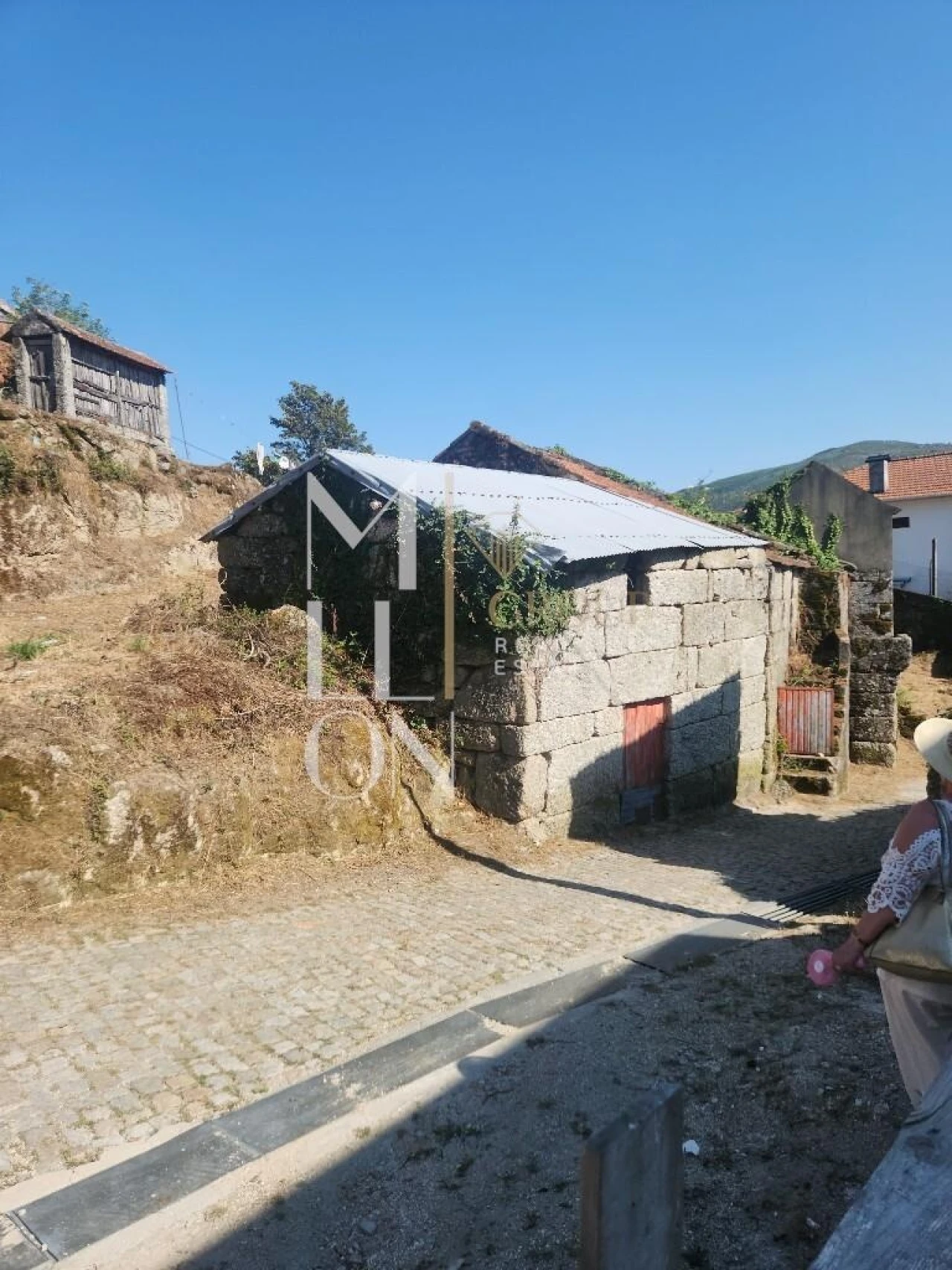 Moradia T2 para Venda em Bustelo, Carneiro e Carvalho de Rei Foto 4