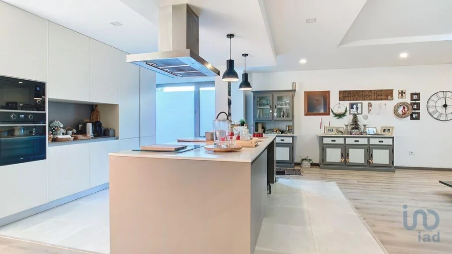 Moradia T4 para Venda em Cortegaça Foto 9