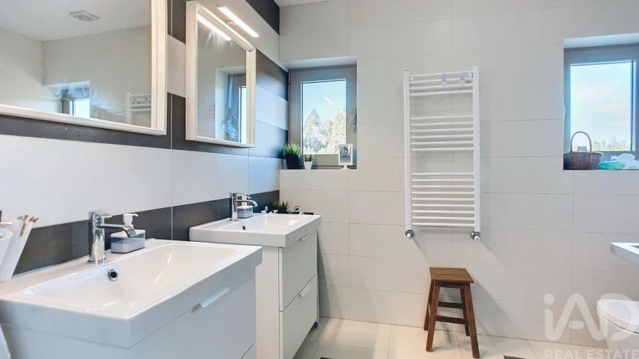 Moradia T4 para Venda em Cortegaça Foto 23