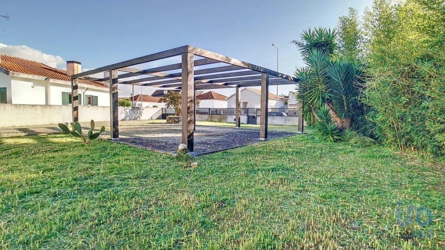 Moradia T4 para Venda em Cortegaça Foto 3