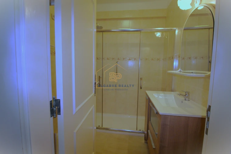 Apartamento T2 para Venda em Portimão Foto 14