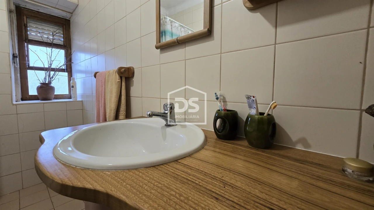 Moradia T4 para Venda em Moimentinha Foto 24