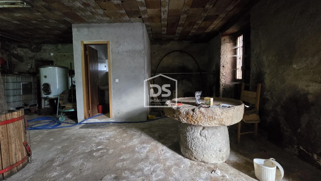 Moradia T4 para Venda em Moimentinha Foto 52