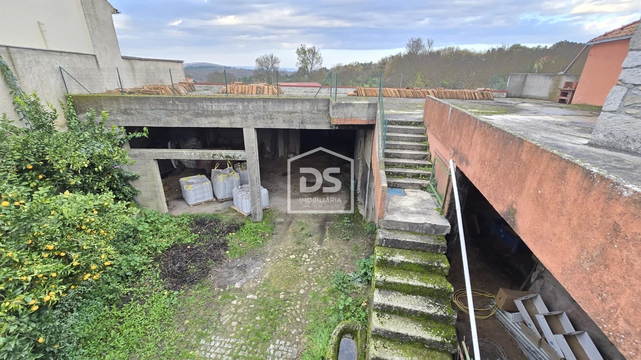 Moradia T4 para Venda em Moimentinha Foto 20